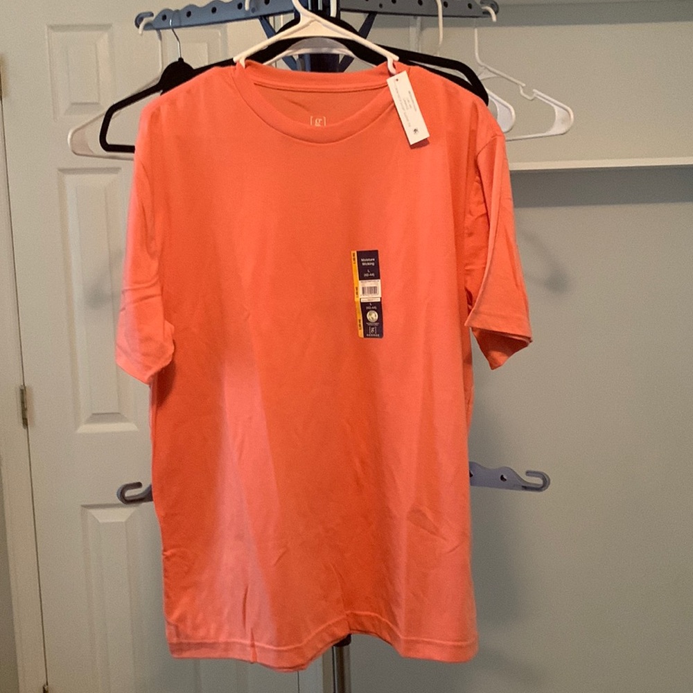 Mens L T-shirt NWT